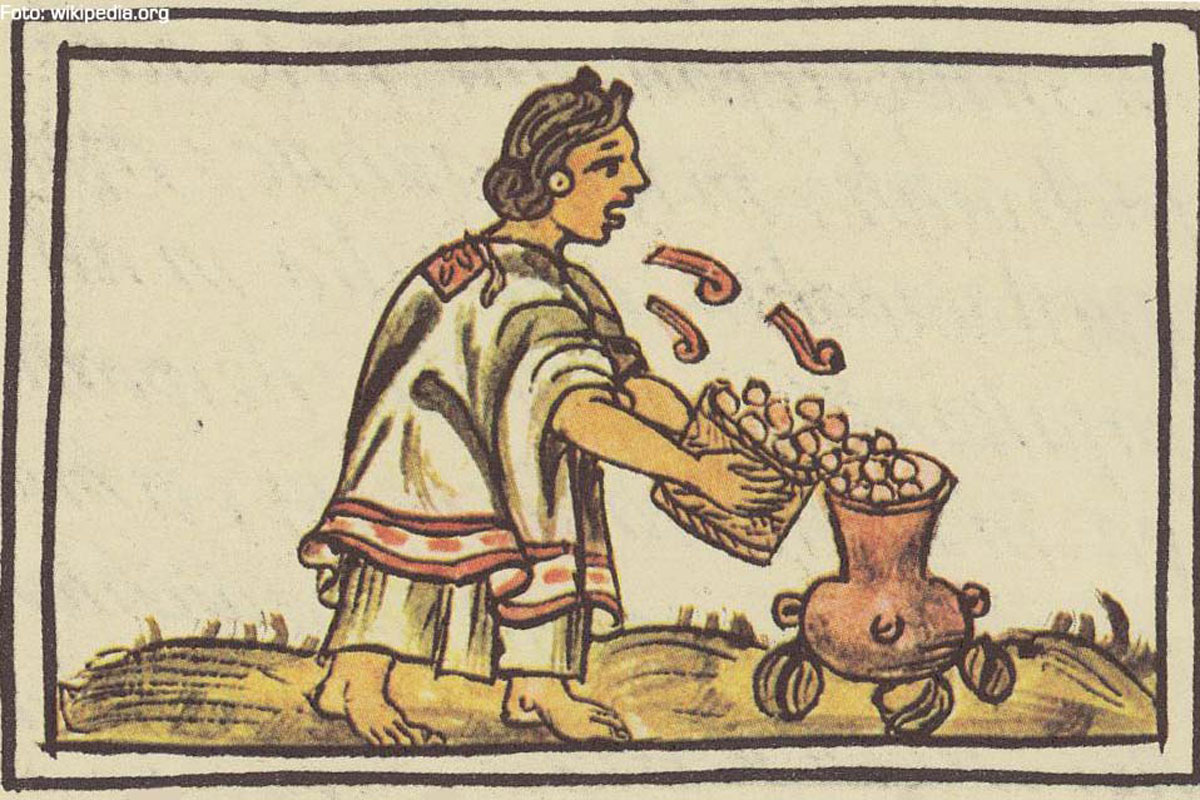 Mujer mexica echa granos de maíz en la olla para realizar la nixtamalización. Códice Florentino, Libro 5, 16r.