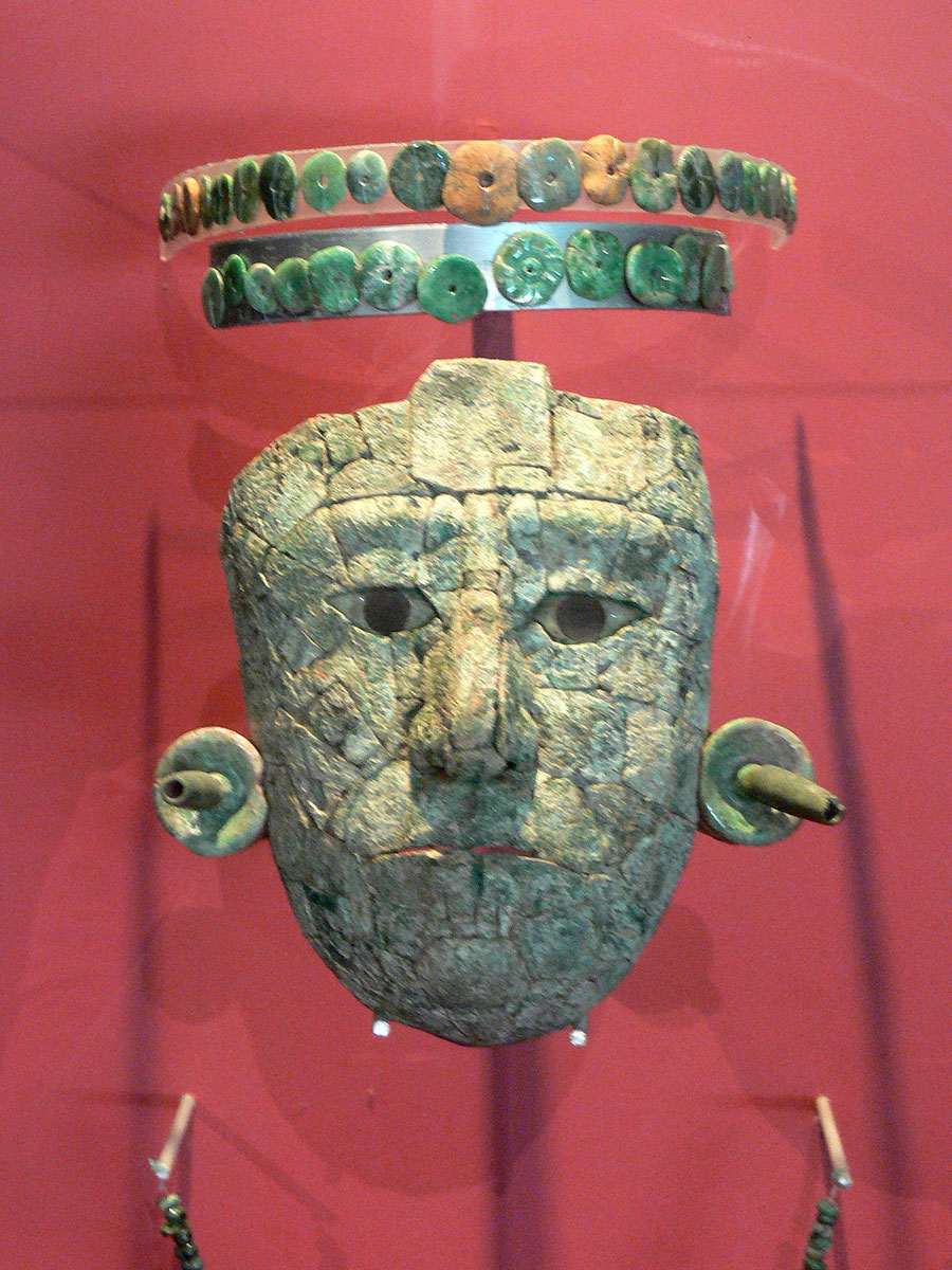 "La máscara de la Reina Roja", localizada bajo el Templo XIII de Palenque.