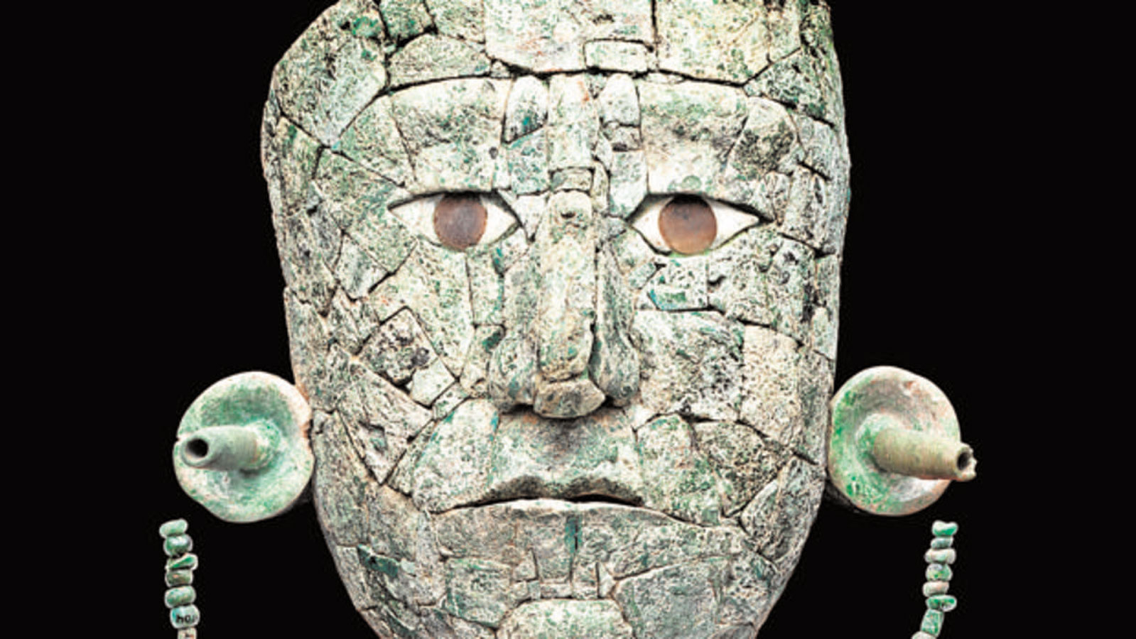 Detalle de la máscara funeraria llamada «Reina Roja», de malaquita, Palenque, Chiapas