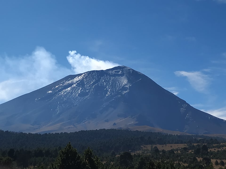 Popocatépetl visto desde Paso de Cortés