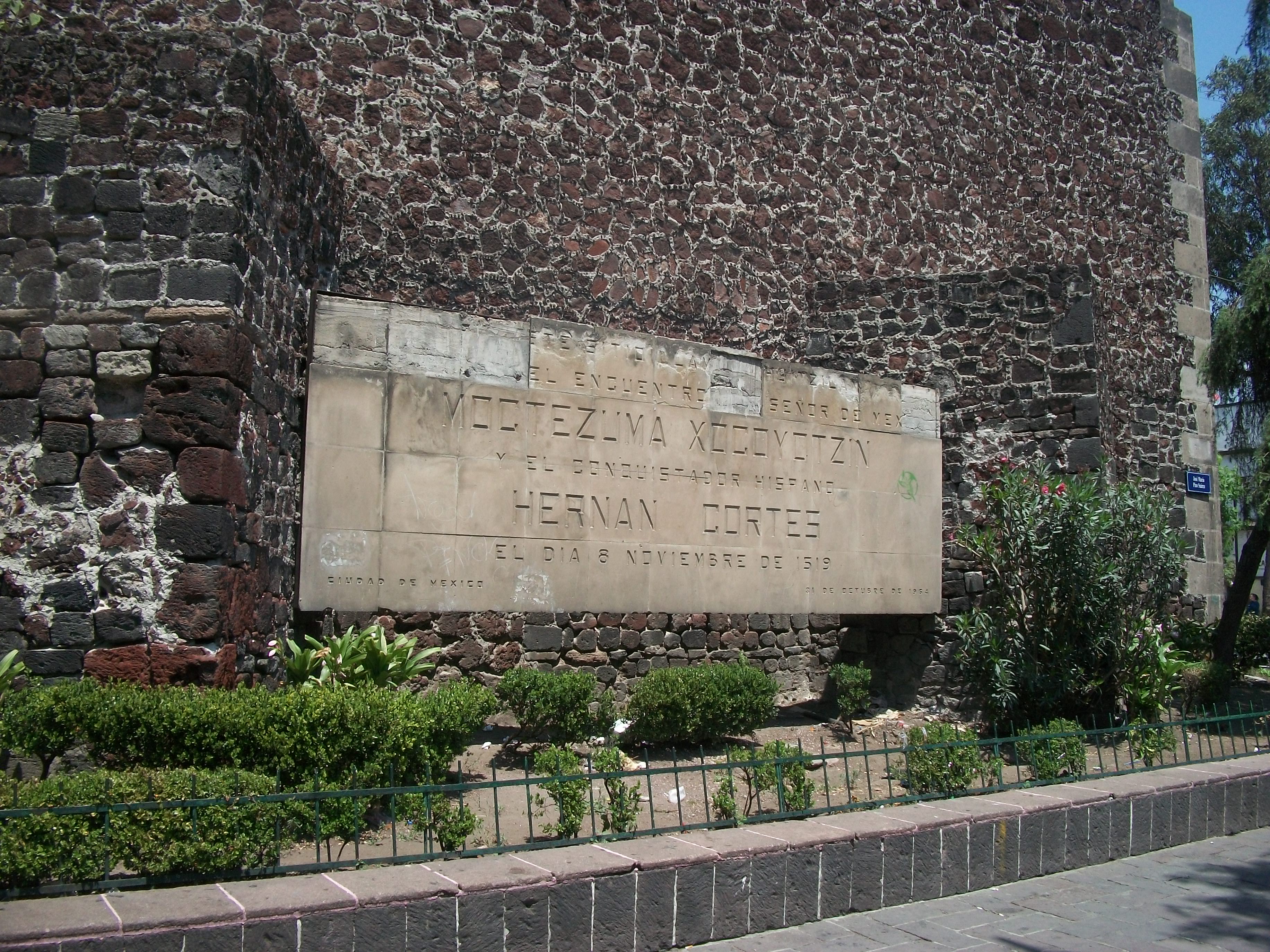 Placa conmemorativa den encuentro entre Cortés y Moctezuma, Centro Histórico, Ciudad de México